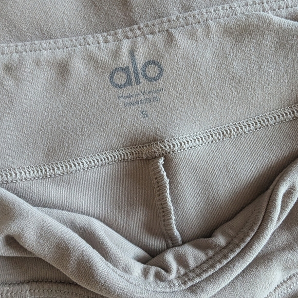 Alo Yoga Airbrush High Waist Flutter Leggings Taupe Size Small - Picture 7 of 8